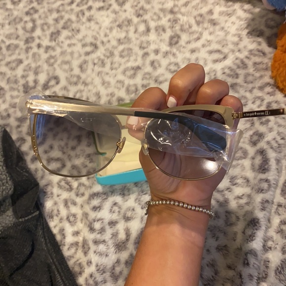 Kate spade sunglasses - Picture 3 of 3
